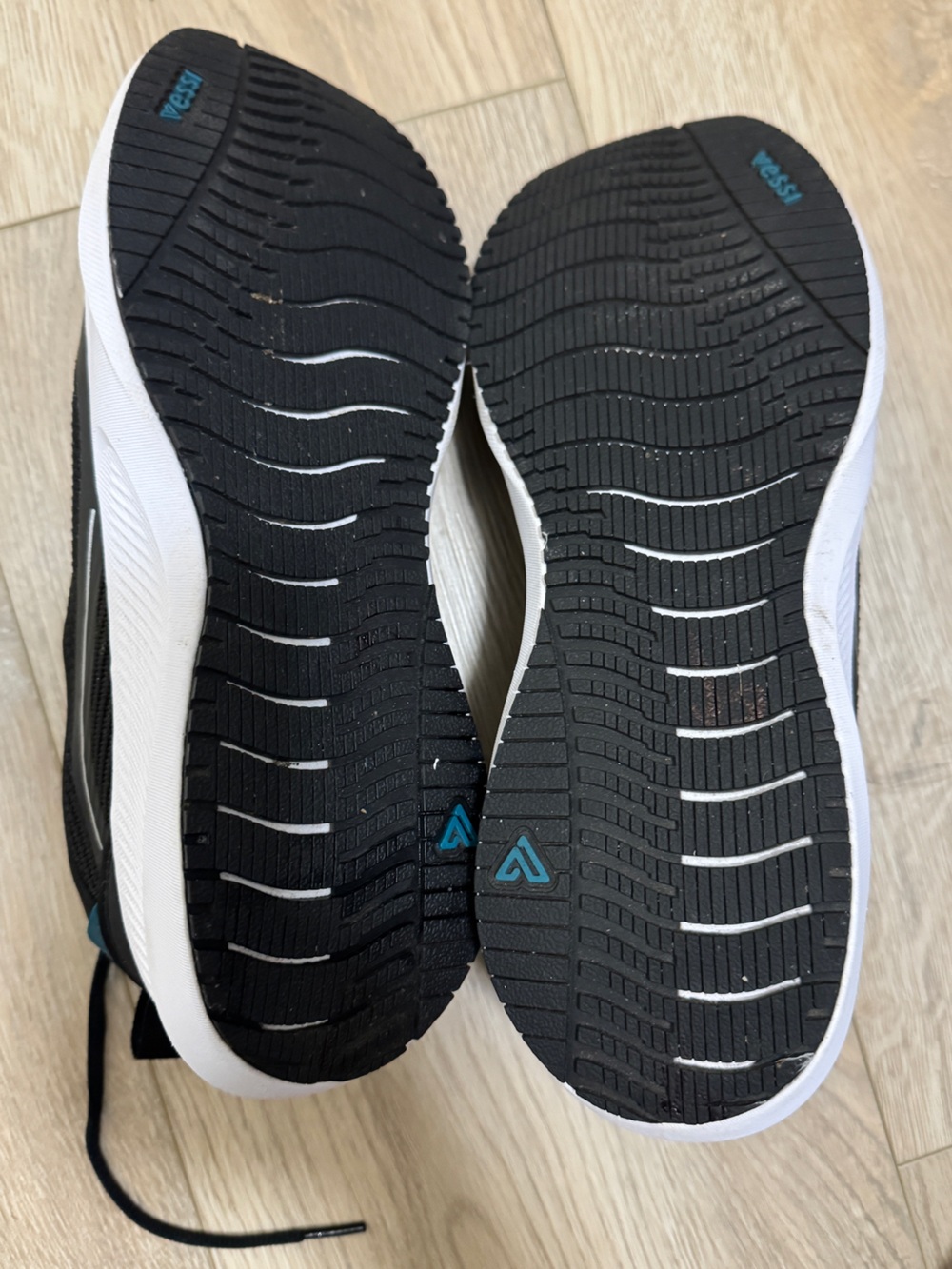 Vessi Tidal Men's Waterproof Sneakers Dyma-Tex Athleisure Travel Shoes 9.5 - Picture 8 of 12